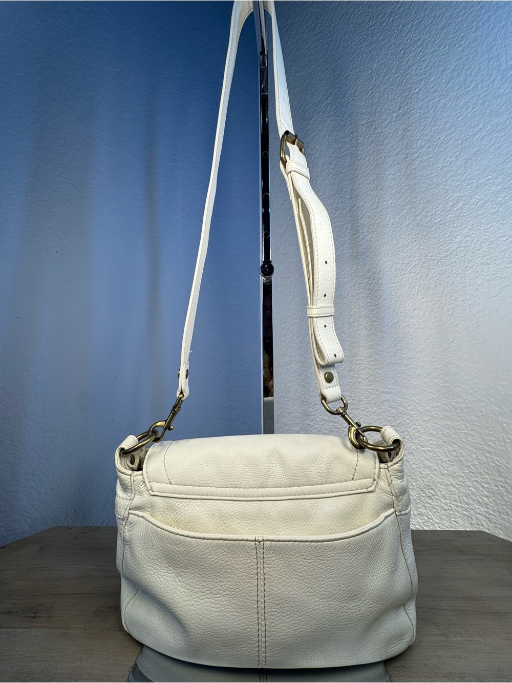 American Leather Co Marino Crossbody NEW W/O Tags Winter White 2 Straps - Picture 15 of 16